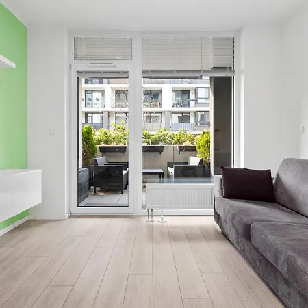 Ahoj Park, Terrace Vibes Studio, Private Parking Apartment Pressburg