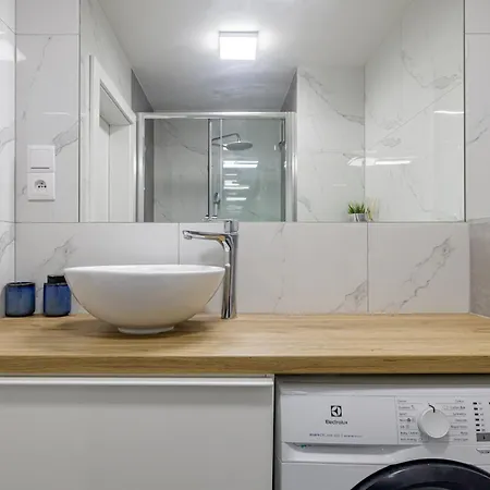Ahoj Park, Terrace Vibes Studio, Private Parking Apartment Pressburg