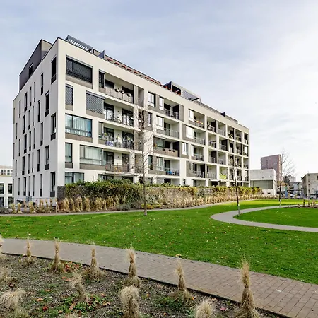 Ahoj Park, Terrace Vibes Studio, Private Parking Appartamento *