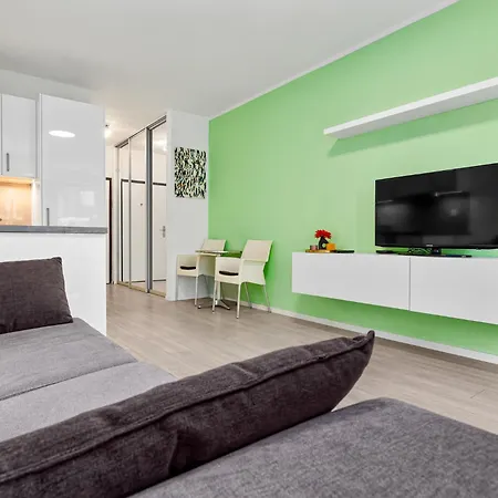 Ahoj Park, Terrace Vibes Studio, Private Parking Appartement