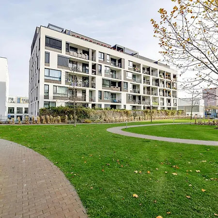 Appartement Ahoj Park, Terrace Vibes Studio, Private Parking