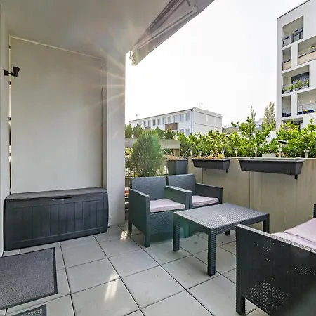 Appartement Ahoj Park, Terrace Vibes Studio, Private Parking